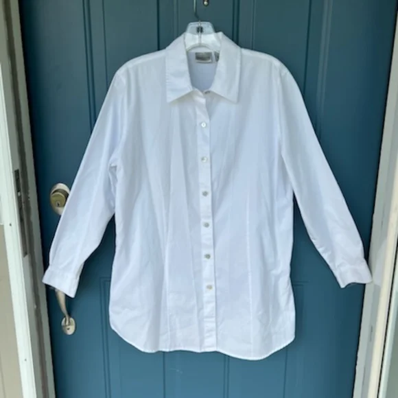 CHICOS WHITE BUTTON COASTAL GRANNY LONG SHIRT SIZE 1 - Picture 1 of 16
